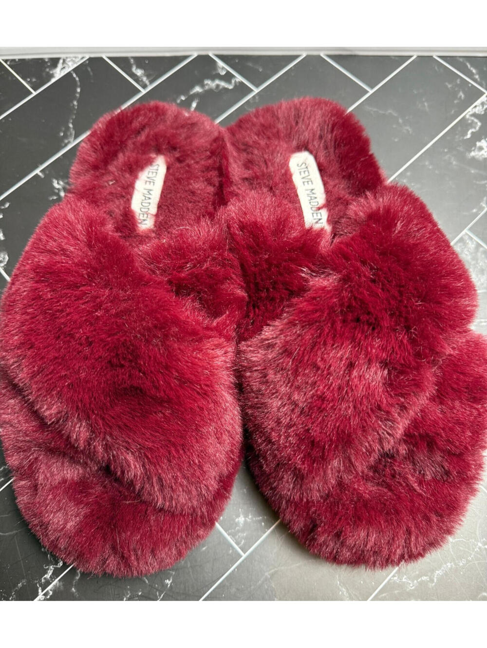 Steve Madden Fluffy Furry Slides Slippers Burgundy Wine Red Women's Size 7-8 Exc